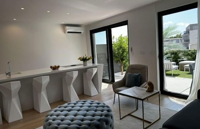 Lux - With Private Pool - A1 - Photo 13