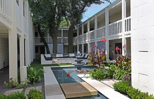 Chic 2BR Near Triangle With King Beds Fast Wifi - Foto 21