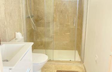 Great flat! 12 minute walk from train station and Palais - Foto 5