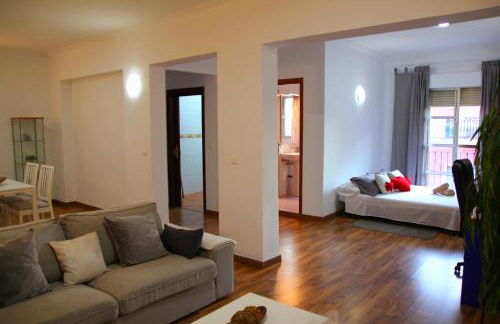 Villa Ahumor Apartamento entero 20 m Sevilla -6pax - Foto 2