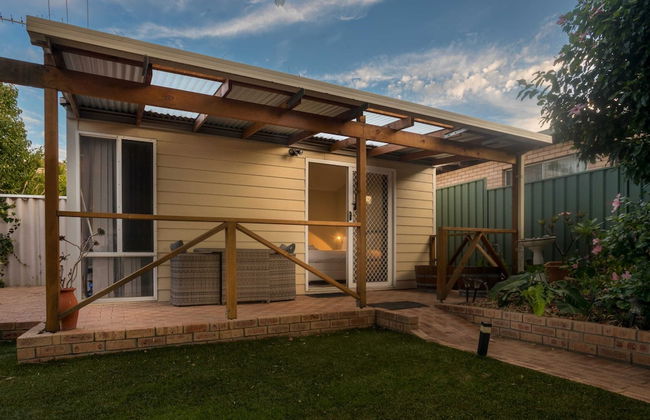 Studio Granny Flat in Melville With Patio - Photo 9
