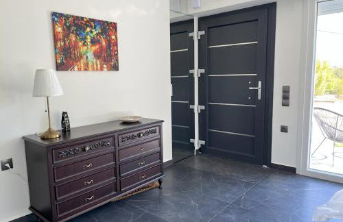 Modern Garden Apartment - City & Mountain View - Foto 7