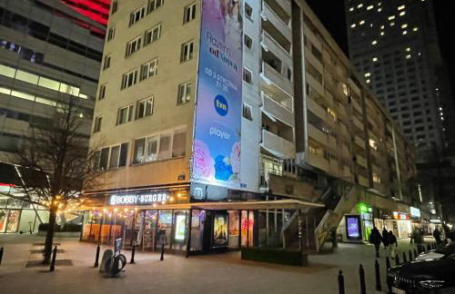 Emilka z widokiem na Pałac Kultury - Foto 19