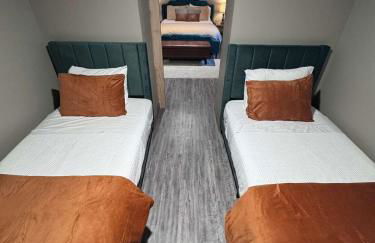 A Novel Stay 3 bed 2 bath log cabin in Shelbyville, IL - Foto 15