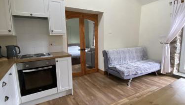 Unique Stay on an Alpaca Therapy Farm with Miniature Donkeys North Wales - Foto 2