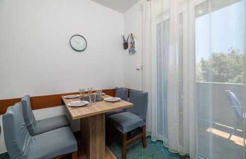 Apartments By the sea in Lopar - Photo 9