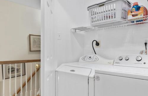 Classy Old Town Getaway 3-BR in Perfect Location - Foto 27