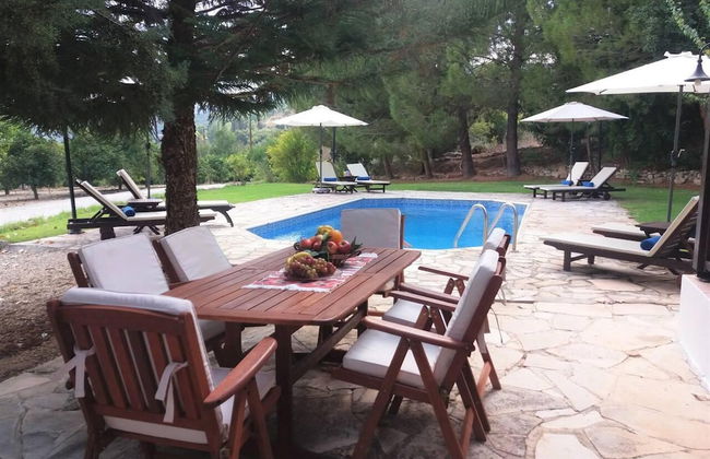 Remarkable 5-bed Villa in Miliou Village Paphos - Foto 19