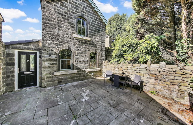 Host Stay Charnwood Cottage - Photo 1