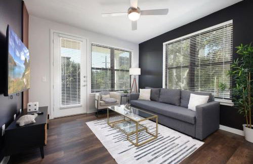 2BR Escape w Parking&Pool, Near Rvrwlk & Conv Ctr - Foto 68