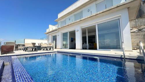 Agi Turo Villa - Foto 1