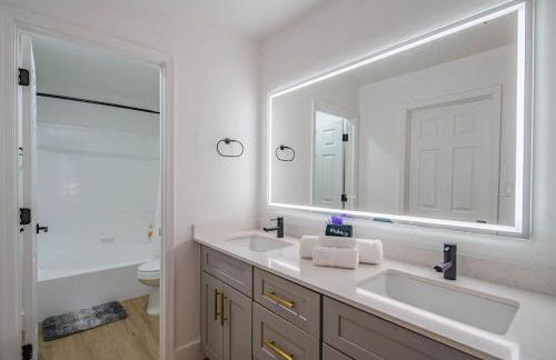 KingBed Golf Pickleball Pool Hot Tub Parking - Foto 39