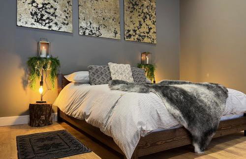 Quirky, Luxury Hideaway - Photo 5