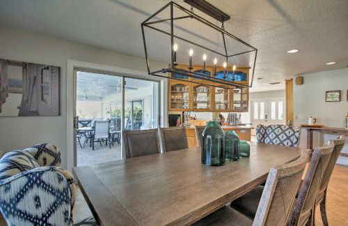 Riviera Beach Home with Pool - Walk to Beaches! - Foto 10