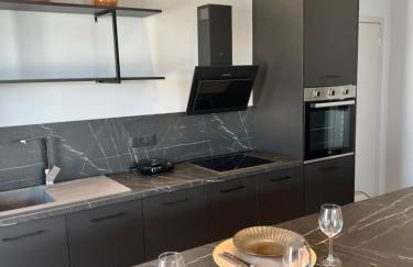 Cora May Central Villa with private pool 200m to the beach - Foto 6