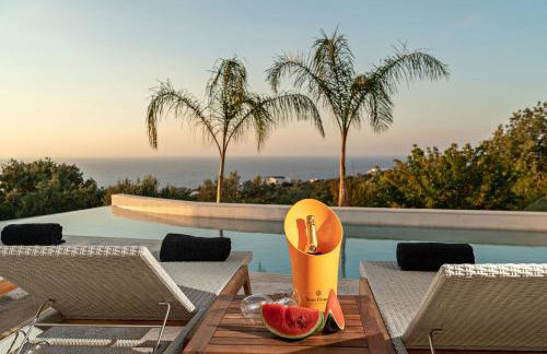 Villa Delfini - Elevated Sea Views by etouri - Foto 1