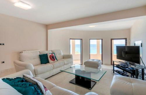 Villa Irene, Large First Line Villa wíth amazing sea- and coast views and large private swimming pool! - Photo 48