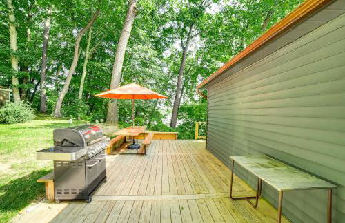 Private Island Home in Belding with Dock and Grill! - Foto 13