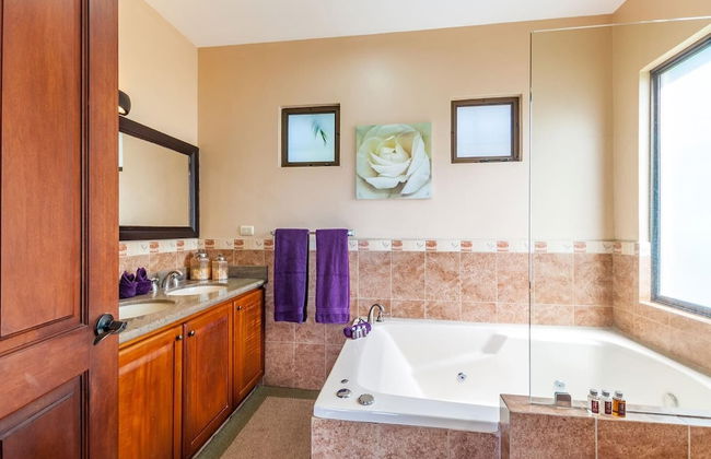 Big Hillside Villa in Potrero With Pool and Panoramic Ocean Views - Photo 23