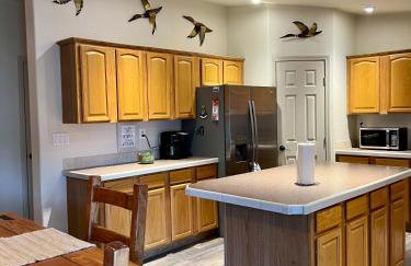 Parker Strip Pool House | Private Pool • Game Room • River Access - Foto 14