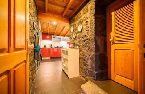 Stone Home Casa do Caisinho Pico island - Photo 16
