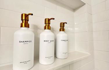 Villa Valbuena Palm Oasis In-Laws Quarters 4-Story Unit With Rooftop Retreat - Photo 58