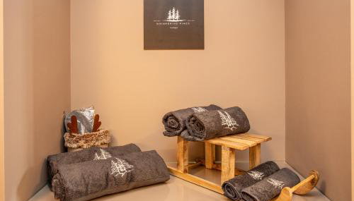WHISPERING PINES LODGE Mountain view apartment with ski-in access - Foto 2, towels
