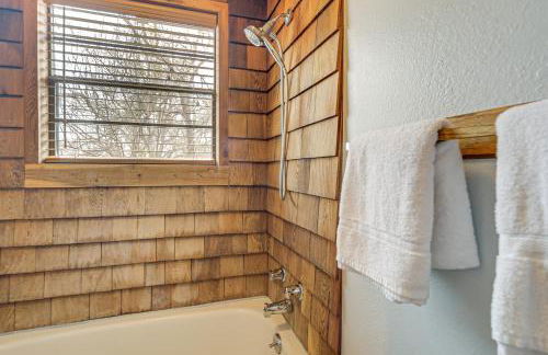 Serene Family Cottage with Deck and BBQ - Foto 13