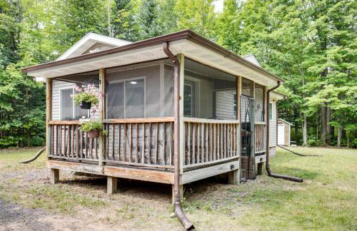 Tiny Woodland Cottage Retreat with Yard in Pelkie - Foto 20