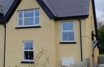 Peacock cottage- Two bedroom country cottage. - Photo 2