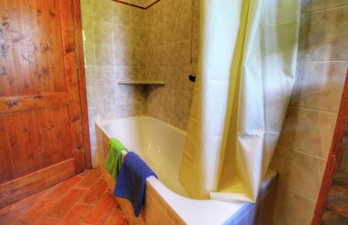 Rustic Holiday Home in Ortignano with Swimming Pool - Foto 56