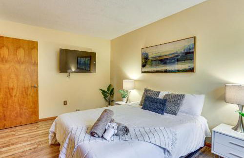 Luxury Home with Game Room, 4 Mi to Bushkill Falls! - Foto 16