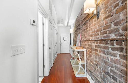 Downtown Loft- Steps away from Plant Riverside! - Foto 10