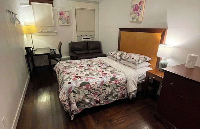 West Broadway guesthouse - Photo 32