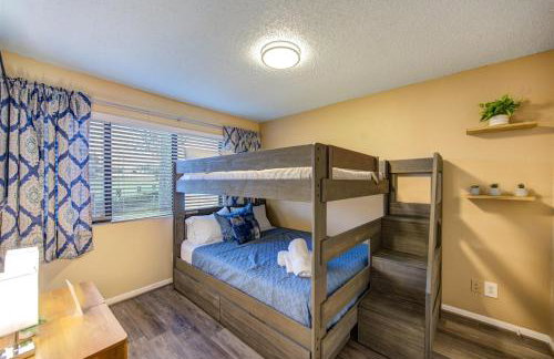 Serene Lakeside 2BR Sunset Views & Relaxing Stay - Foto 8