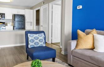 2BR Spacious Getaway Near Dwntown, Pool, UT Austin - Foto 18