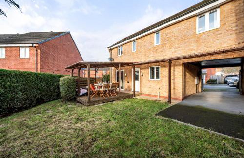Stylish 3BR Home - Sleeps 7 - 15 Min to City Centre, Parking Garden & Fast Wi-Fi - Foto 43