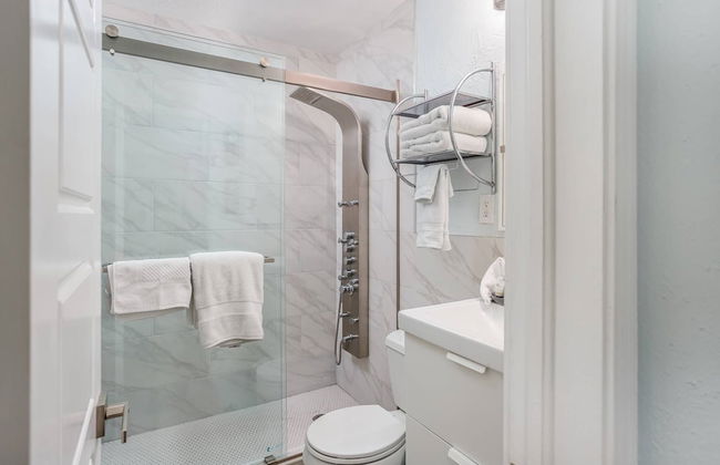 Modern Grove Beautiful 3 Bedroom Home - Foto 20