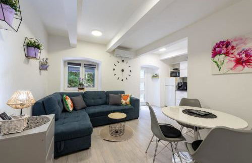 City Center Apartment with Free Parking - Foto 29