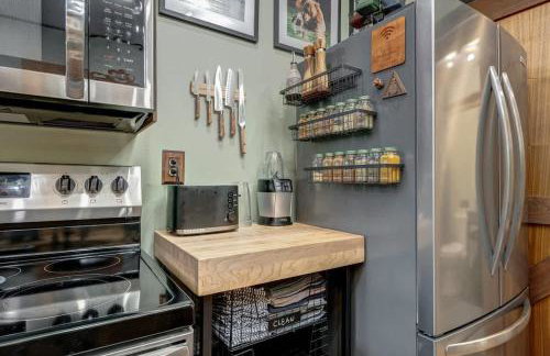 Upscale w Fireplace Fire Pit Games in Gated Comm - Foto 8