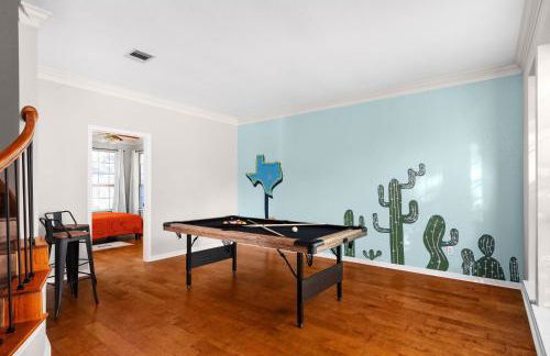 Hidden Gems with Pool and Game room - Foto 7