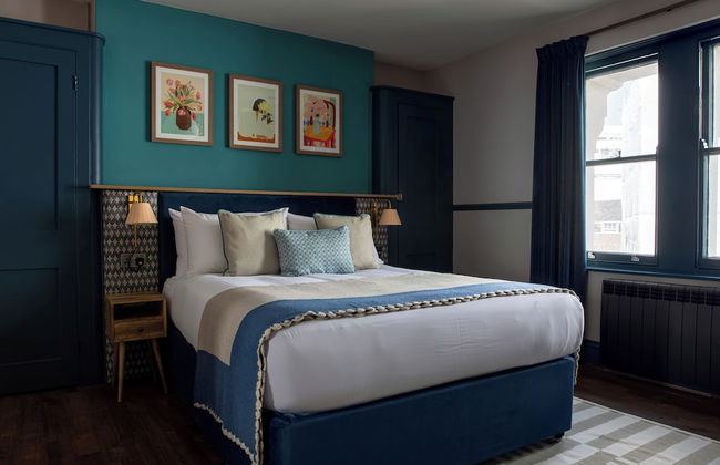 Round House Apartments - Photo 5