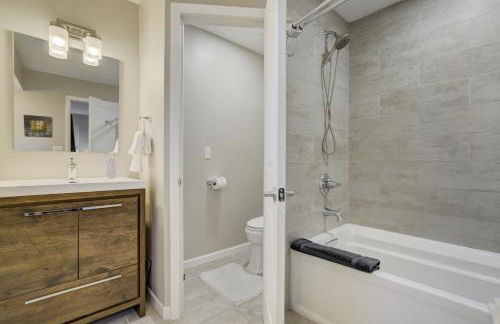 Spacious Rockrimmon Getaway - Sleeps 14 - GameRoom - Foto 26