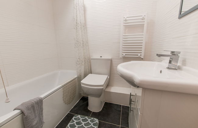 2 Bed Flat in Pedestrianized High Street - Foto 11