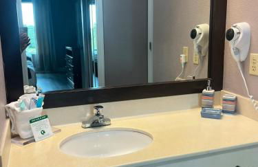 Renovated Condo near Disney Free Shuttle to Parks - Foto 9