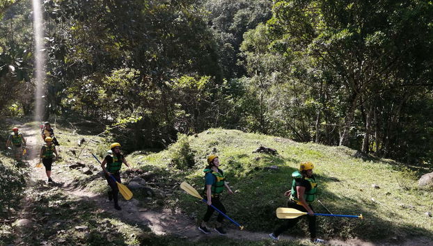 Marchez vers la rivière Coello