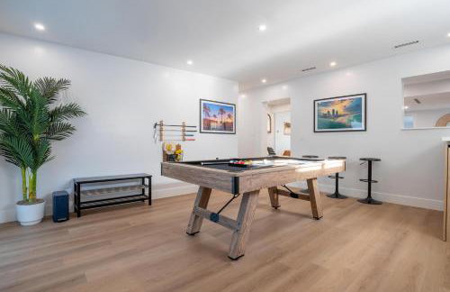 5BR HotTubPoolTableMiniGolf 7 min to Wynwood - Foto 14