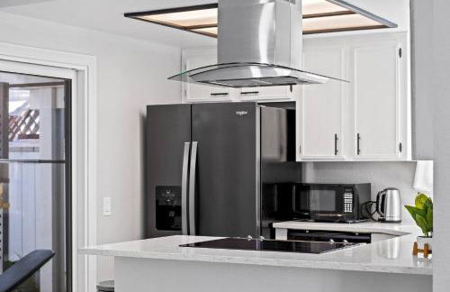 Lux Modern Pet Friendly | Pool | Hot Tub | Tennis - Photo 15