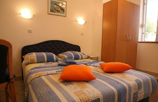 Sea front stone house - Photo 12