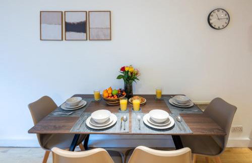 Central Flat-2Bedrooms-2Bath-By FabAccommodation - Foto 4